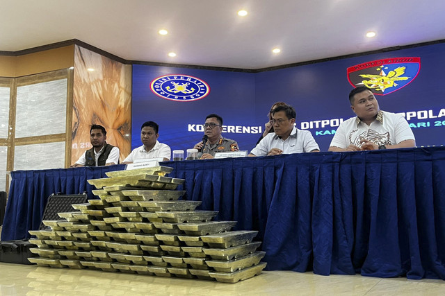 Konferensi Pers Pengungkapan Kasus Timah Ilegal di Wilayah Bekasi Jawa Barat oleh Korpolairud Baharkam Polri di Aula RP. Soedarsono Ditpolair Korpolairud Baharkam Polri, Tanjung Priok, Jakarta Utara, Kamis (6/2/2025). Foto: Rayyan Farhansyah/kumparan