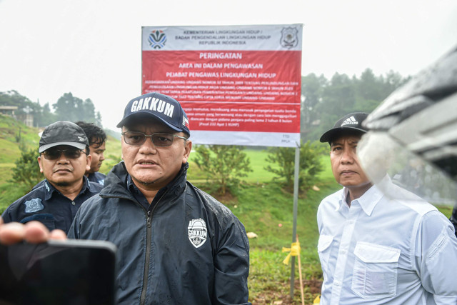 Kementerian Lingkungan Hidup (KLH) segel Kawasan Ekonomi Khusus (KEK) Lido. Foto: KLH