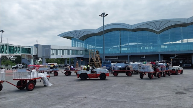 DTB Kode Bandara Mana. Foto hanya ilustrasi, bukan tempat sebenarnya. Sumber unsplash.com/Edwin Petrus