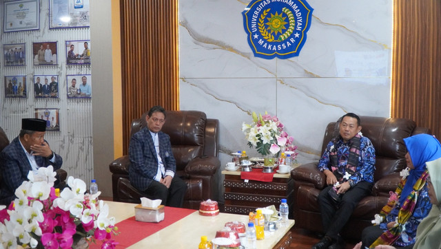 Rektor Universitas Muhammadiyah (Unismuh) Makassar Dr Ir Abd Rakhim Nanada menerima Assesor dari Lembaga Akreditasi Mandiri Kependidikan (LAMDIK) dalam rangka Asessmen Lapangan Program Studi S2 Pendidikan Dasar 