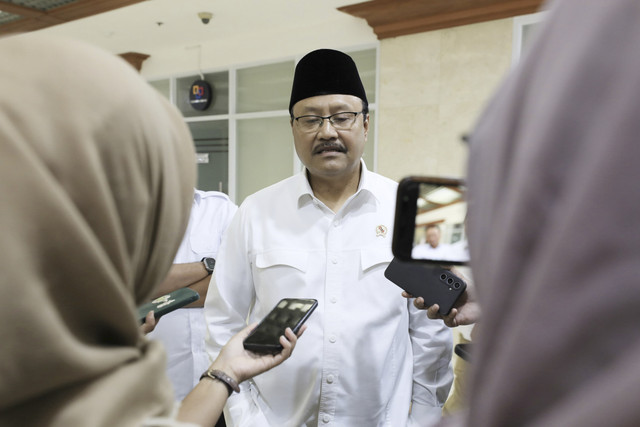 Mensos Saifullah Yusuf menghadiri Rapat Kerja (Raker) Komisi VIIl DPR dengan Kemensos di Kompleks Parlemen, Senayan, Jakarta, Kamis (6/2/2025).  Foto: Dok. Kemensos