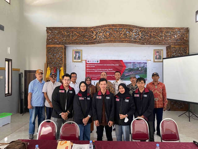 Pembukaan PMM Mitra Dosen 107 Bersama Dosen dan Perangkat Desa (Foto : PMM Mitra Dosen 107 UMM)