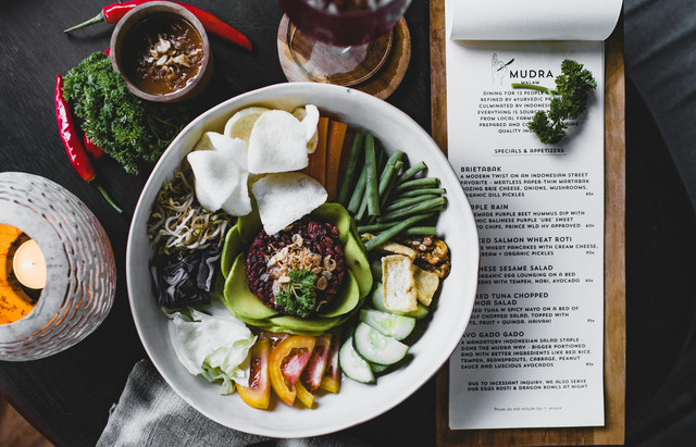 Ilustrasi menu makan siang diet. Foto: Pexels.com/ROMAN ODINTSOV