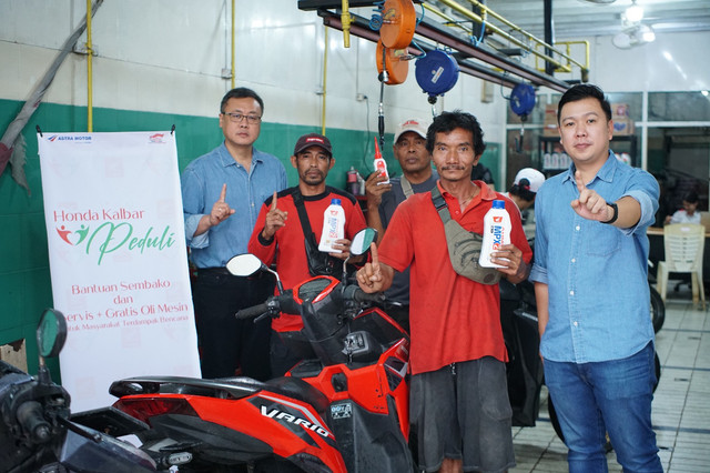 Asmo Kalbar menggelar aksi Honda Kalbar Peduli. Foto: Dok. Asmo Kalbar