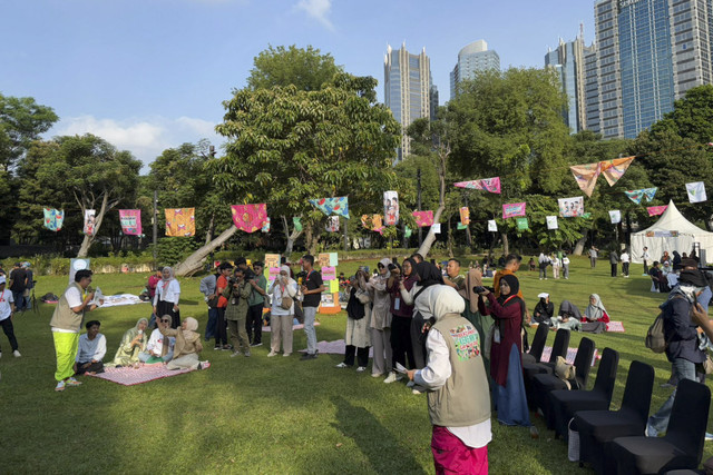 Wakil Ketua Yayasan Dompet Dhuafa, Herdiansyah, membuka rangkaian program Ramadan Dompet Dhuafa di Festival Semesta Ramadan: Berzakat Serunya Gak Ada Obat di Taman Lapangan Soft Ball, GBK, Senayan, Jakarta pada Sabtu (8/2/2025). Foto: Abid Raihan/kumparan