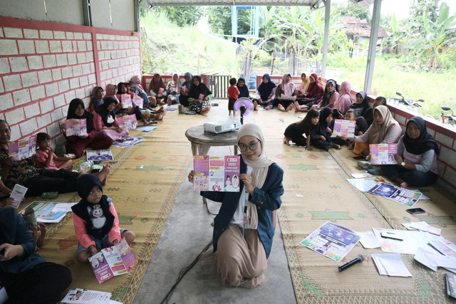 Sosialisasi Penyuluhan Deteksi Dini Kanker Payudara untuk Ibu-ibu PKK RW 03 Desa Kragilan