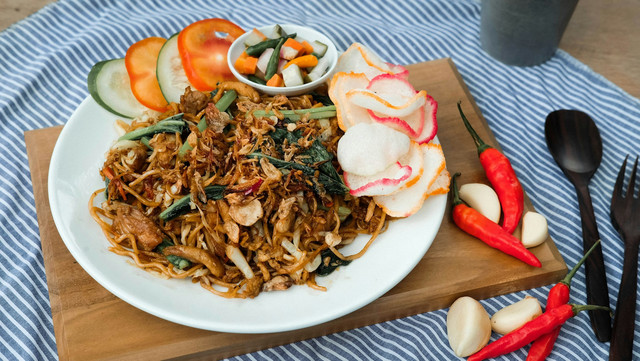 kuliner Jakarta Barat malam hari. Foto hanya ilustrasi, bukan tempat sebenarnya. Sumber: Unsplash/r eris