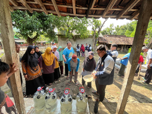 Dokumentasi Kegiatan Pelatihan Penerapan Konsep Aquaponik di Lahan Pekarangan Rumah Warga, Oleh Dimas Hendriansyah