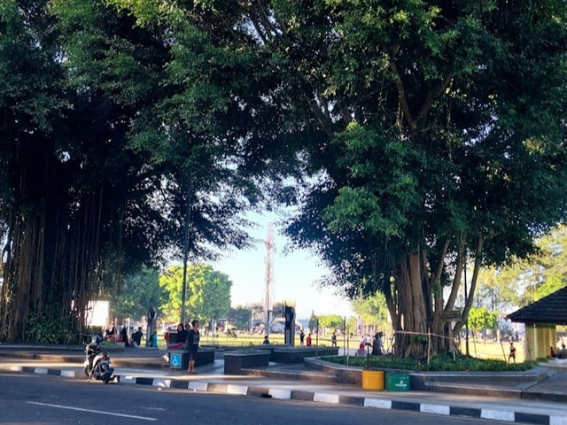 Taman Alun-alun Cianjur. Foto hanyalah ilustrasi bukan tempat sebenarnya. Sumber: Unsplash/