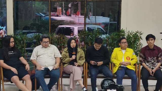 Konferensi pers Koalisi Masyarakat Sipil terkait KUHAP di LBH Jakarta, Minggu (9/2/2025). Foto: Rachmadi Rasyad/kumparan