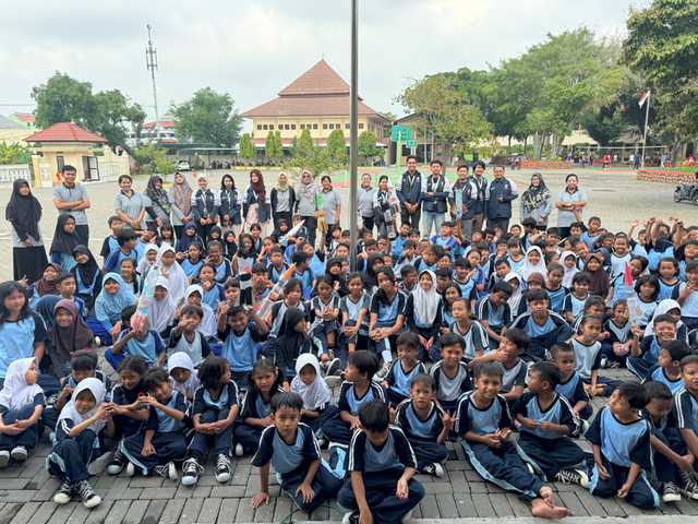 Membuat dan Meluncurkan Rocket Air di SDN 81 Jagalan, Surakarta