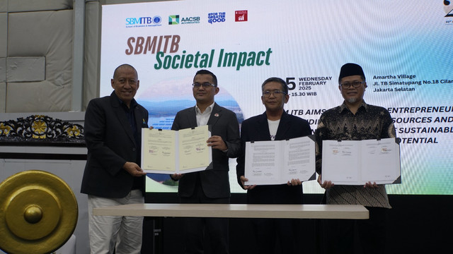 SBM ITB menandatangani perjanjian kerjasama program Societal Impact dengan sejumlah pihak di Jakarta (5/2). 