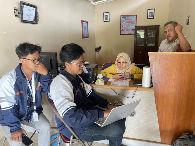 Foto Kegiatan Pelatihan dan Penerapan Stock Opname dan Bottom Stock Barang Pada BUMDes Desa Sindukarto, Senin (3/02/2025) (foto: Dok KKN).