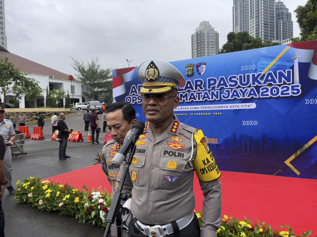 Dirlantas Polda Metro Jaya, Kombes Latif Usman usai apel gelar pasukan Operasi Keselamatan Jaya 2025 di Mapolda Metro Jaya, Senin (10/2/2025). Foto: Abid Raihan/kumparan