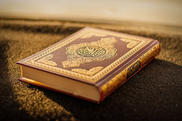 Al-Qur'an sebagai ilustrasi teori masuknya Islam ke Indonesia. Foto: Pixabay