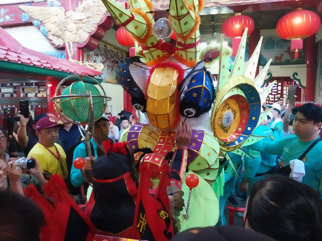 Ritual naga buka mata di Pontianak. Foto: Alycia Tracy Nabila/Hi!Pontianak