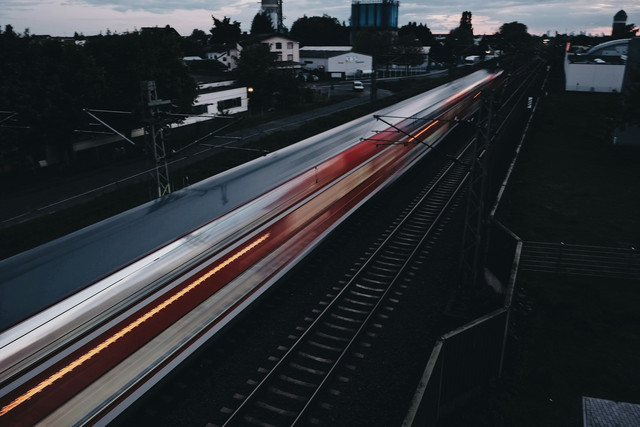 Kereta terpanjang di dunia. Foto hanya ilustrasi. Sumber: Unsplash/Thanos Pal