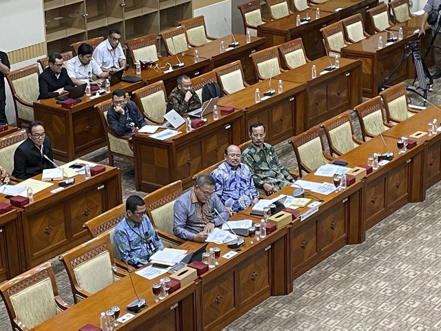 Komisi III DPR RI rapat bersama Komisi Yudisial bahas KUHAP di Gedung DPR RI, Jakarta, Senin (10/2/2025). Foto: Haya Syahira/kumparan