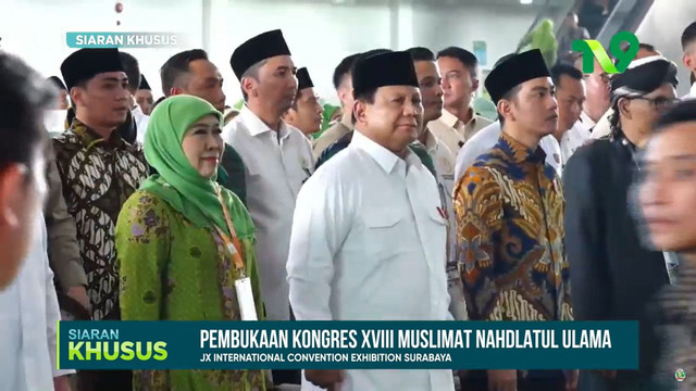 Presiden Prabowo Subianto didampingin Wapres Gibran di Pembukaan Kongres XVIII Muslimat Nahdlatul Ulama di Surabaya, Senin (10/2/2025). Foto: YouTube/ TV9 Nusantara