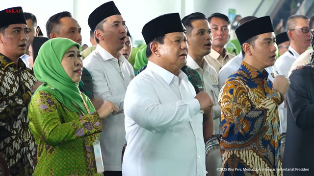 Presiden Prabowo Subianto didampingin Wapres Gibran di Pembukaan Kongres XVIII Muslimat Nahdlatul Ulama di Surabaya, Senin (10/2/2025). Foto: YouTube/Sekretariat Presiden