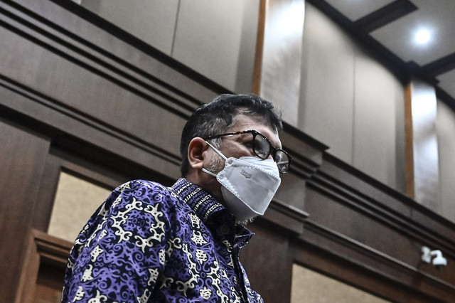 Terdakwa suap vonis bebas Gregorius Ronald Tannur, Zarof Ricar bersiap menjalani sidang dakwaan di Pengadilan Tipikor, Jakarta, Senin (10/2/2025). Foto: Aprillio Akbar/ANTARA FOTO