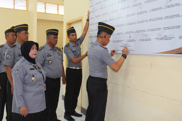  Kalapas Jember dan Jajarannya Tandatangani Perjanjian Kinerja