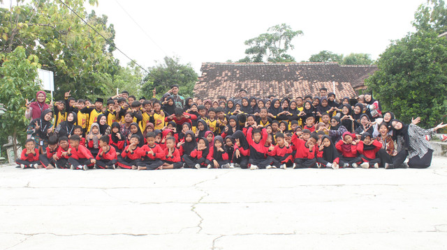 Anak-anak SDN 05 Gilirejo