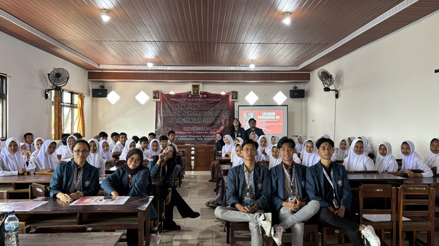 Foto Pelaksanaan Kegiatan Pencerdasan Gerakan Anti Kekerasan Seksual Bagi Pelajar di SMK Tunas Bangsa. Sumber: Dokumentasi pribadi