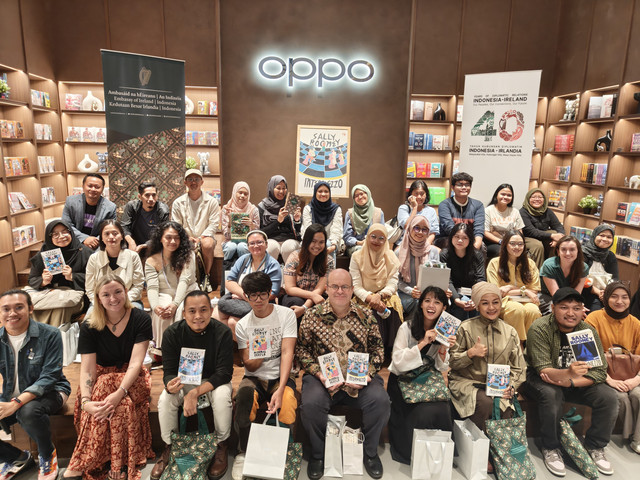 Peluncuran buku Sally Rooney, Intermezzo di Jakarta bersama Kedubes Irlandia