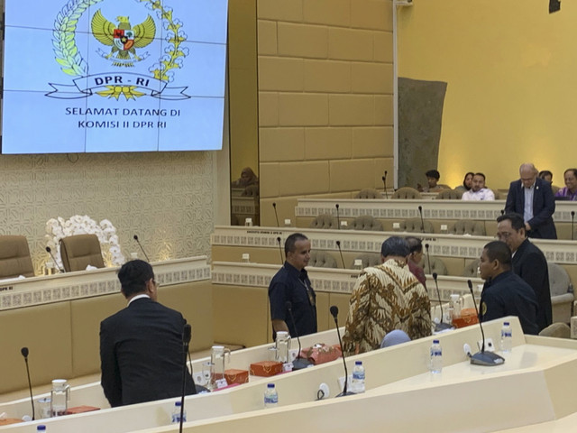 Rapat evaluasi Dewan Kehormatan Penyelenggara Pemilu (DKPP) dengan Komisi II di Kompleks Parlemen Senayan, Jakarta, Selasa (11/2/2025). Foto: Luthfi Humam/kumparan