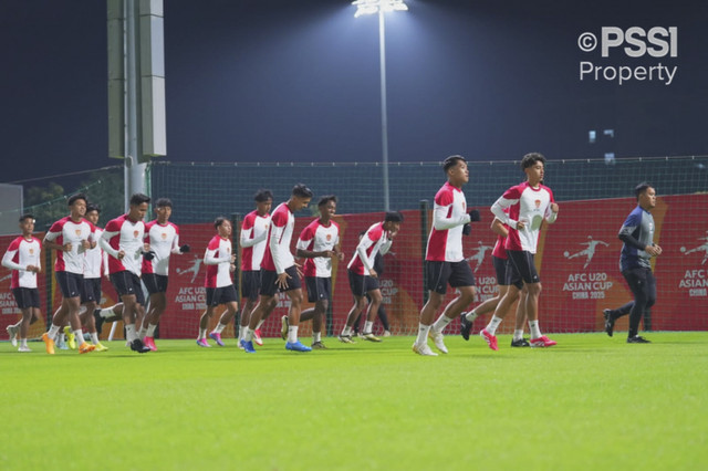 Timnas U-20 saat sesi latihan persiapan Piala Asia U-20 di Shenzhen Youth Football Training Base, Tiongkok, Senin (10/2/2025). Foto: Dok. PSSI