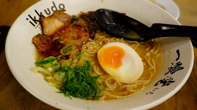 Ramen di Garut. Foto hanya ilustrasi, bukan tempat sebenarnya. Sumber: Unsplash/Inna Safa