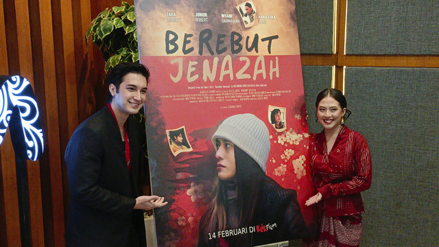 Wawancara Adhisty Zara dan Junior Robert terkait film berebut jenazah di kawasan Cipete, Jakarta Selatan. Foto: Aprilandika Pratama/kumparan