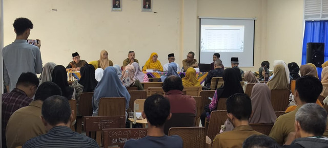 Pihak SMAN 1 Mempawah Hilir menggelar pertemuan dengan ortu siswa. Foto: M. Zain/Hi!Pontianak