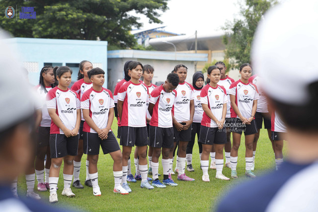 Sesi latihan Timnas Wanita Indonesia di Surabaya jelang FIFA Matchday lawan Arab Saudi. Foto: Dok. PSSI