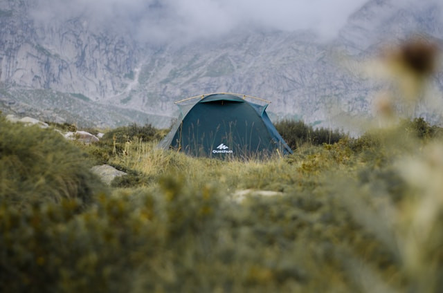 Paseban Mountain View Camping Ground. Foto Hanya Ilustrasi, Bukan Sebenarnya. Sumber Foto: Unsplash.com/Alessandro Capuzzi