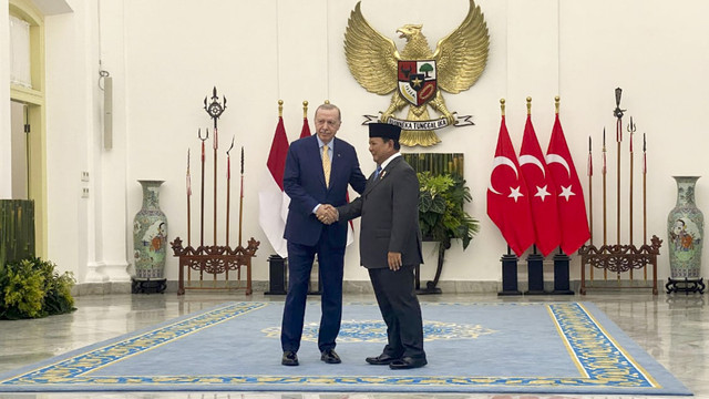 Presiden Republik Indonesia Prabowo Subianto menerima kunjungan Presiden Turki Recep Tayyip Erdogan di Istana Kepresidenan Bogor, Jawa Barat, Rabu (12/2/2025). Foto: Zamachsyari/kumparan