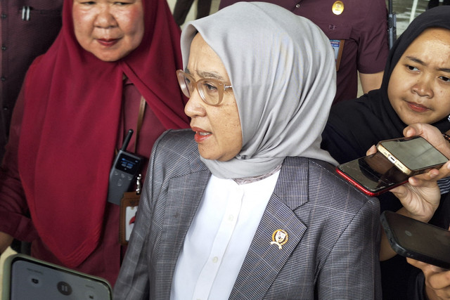 Menteri PANRB, Rini Widyantini ditemui di Gedung DPR, Jakarta Pusat pada Rabu (12/2/2025). Foto: Argya D. Maheswara/kumparan 