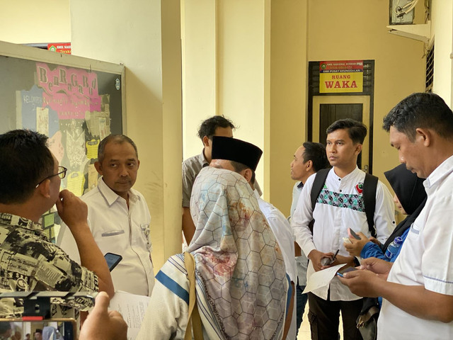 Suasana usai mediasi antara siswa, pihak sekolah, anggota DPRD Sleman, dan pejabat wilayah Berbah. Foto: Resti Damayanti/Pandangan Jogja