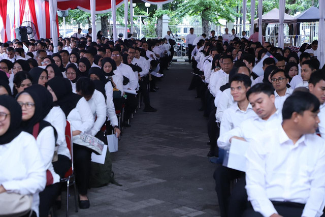 PPPK adalah singkatan dari Pegawai Pemerintah dengan Perjanjian Kerja, yakni ASN yang diangkat berdasarkan perjanjian kerja untuk jangka waktu tertentu. Foto: KemenPANRB