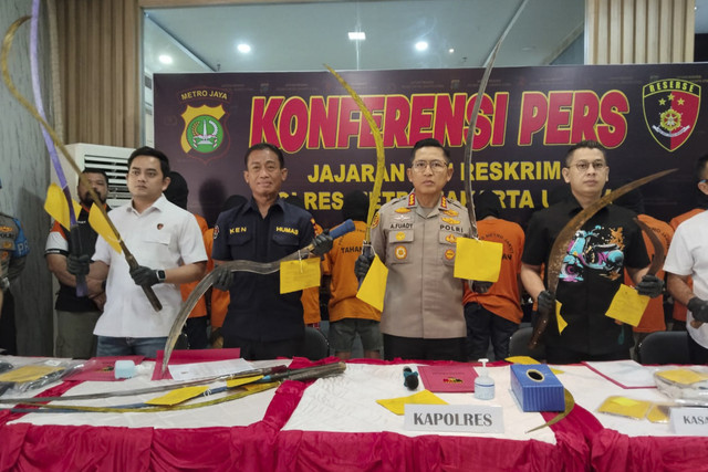 Pers rilis kasus tawuran maut di Polres Metro Jakarta Utara pada Rabu (12/2/2025). Foto: Istimewa