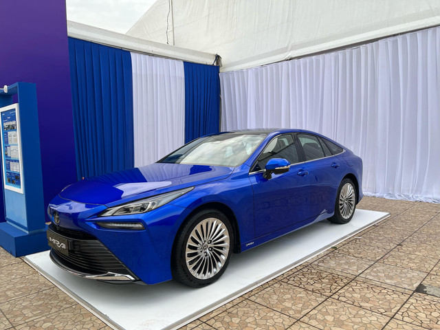 Toyota Mirai di pameran Carbon Neurality (CN) Mobility Event 2025 di area Indonesia Internasional Motor Show (IIMS) 2025 di kawasan Kemayoran, Jakarta Pusat, Selasa (12/2/2025). Foto: Fitra Andrianto/kumparan