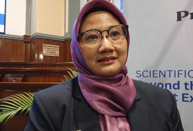 Guru Besar Uroginekologi Rekonstruksi, Disfungsi Seksual Perempuan, Stem Cell Fakultas Kedokteran (FK) Unair Prof Dr dr Eighty Mardiyan Kurniawati Sp OG Subsp Urogin-RE. Foto: Masruroh/Basra