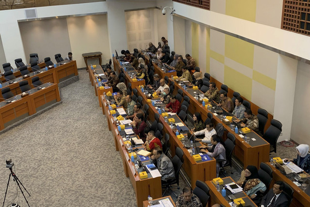 Suasana Rapat Kerja Komisi I DPR RI dengan Kemkomdigi, KPI, KIP dan Dewan Pers di Kompleks Parlemen Senayan, Jakarta, Kamis (13/2/2025). Foto: Luthfi Humam/kumparan