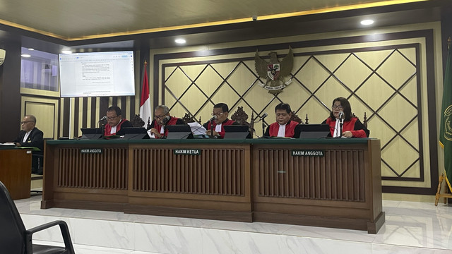 Sidang vonis banding Harvey Moeis terkait kasus dugaan korupsi timah, di Pengadilan Tinggi Jakarta, Kamis (13/2/2025).  Foto: Fadhil Pramudya/kumparan