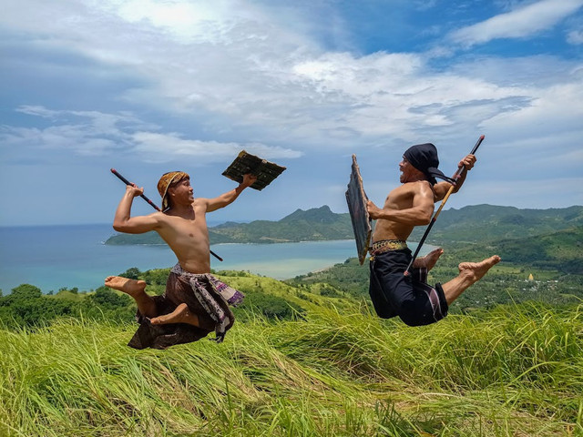 Ilustrasi Senjata Tradisional Suku Sasak,Foto:Pexels/Diz Daily