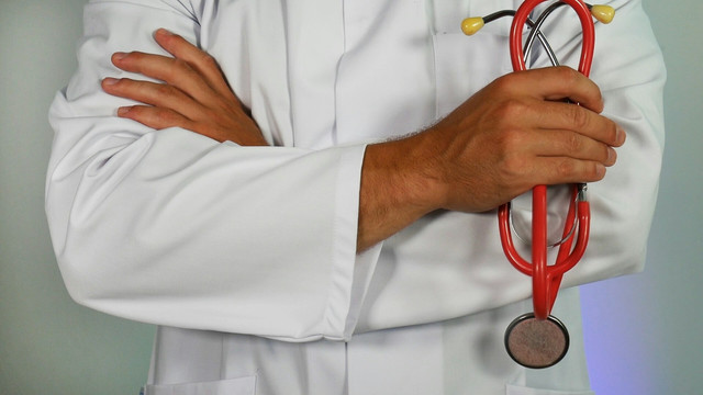 Jadwal Praktek Dokter RS Santosa. Foto hanya sebagai ilustrasi, bukan gambar sebenarnya. Sumber foto: Unsplash-Online Marketing