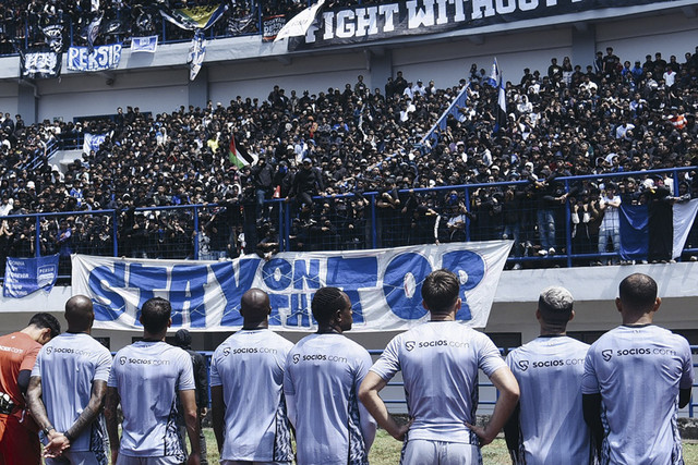 Bobotoh hadir di latihan Persib jelang lawan Persija. Foto: Instagram/ @persib_official