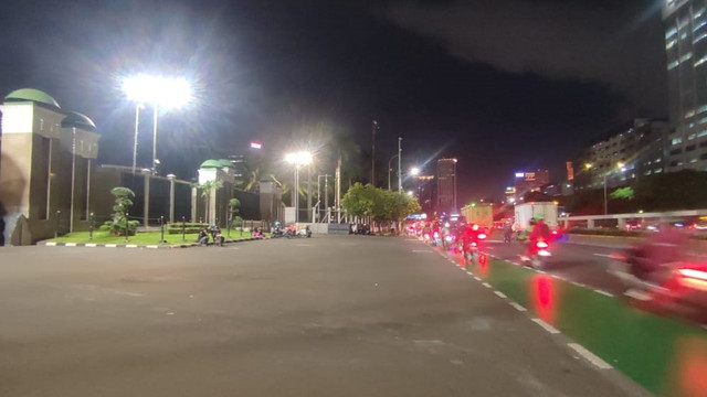 Suasana usai demo di depan Gedung DPR RI, Jakarta, Kamis (13/2/2025). Foto: Rachmadi Rasyad/kumparan