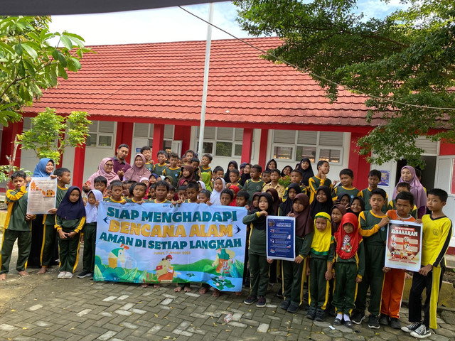 Gambar 1. Dokumentasi Kegiatan Edukasi Mitigasi Bencana